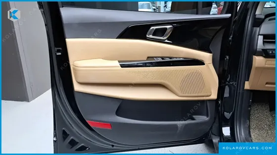 KIA CARNIVAL 9-SEATER NOBLESSE