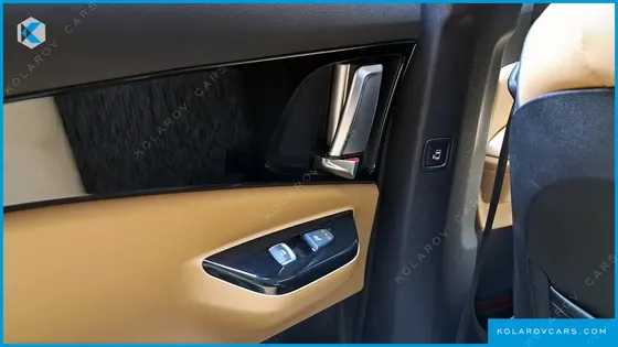 KIA CARNIVAL 9-SEATER NOBLESSE