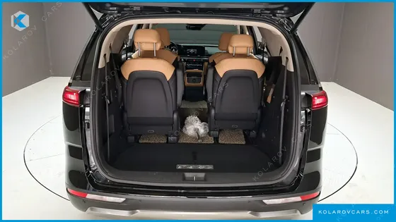 KIA CARNIVAL 9-SEATER NOBLESSE