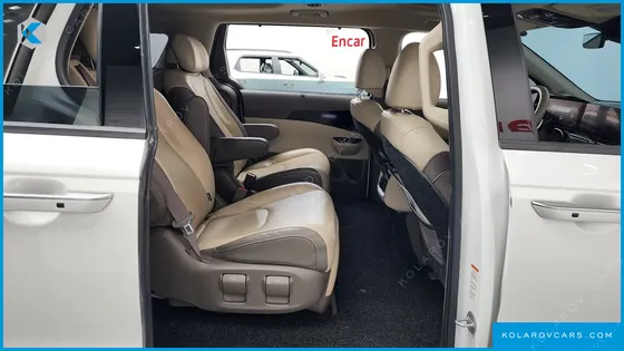 KIA CARNIVAL 7-SEATER SIGNATURE