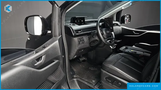 HYUNDAI STARIA L3.5 CARGO 5-SEATER