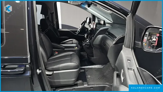 HYUNDAI STARIA L3.5 CARGO 5-SEATER