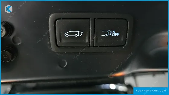 HYUNDAI STARIA L3.5 CARGO 5-SEATER