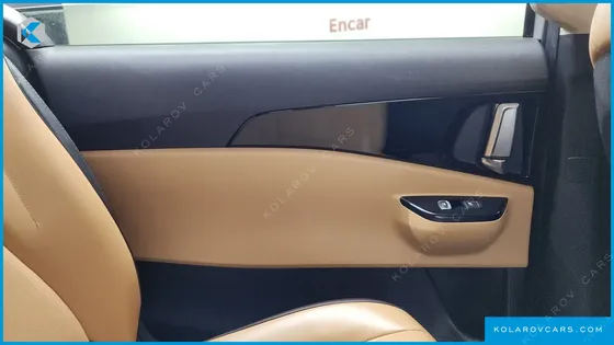KIA CARNIVAL 11-SEATER PRESTIGE