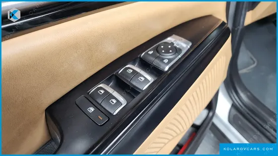 KIA CARNIVAL 11-SEATER PRESTIGE