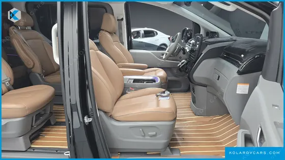 HYUNDAI STARIA HEV 1.6 LOUNGE 9-SEATER