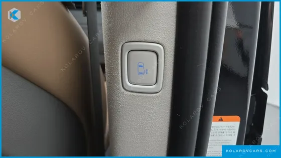 HYUNDAI STARIA HEV 1.6 LOUNGE 9-SEATER