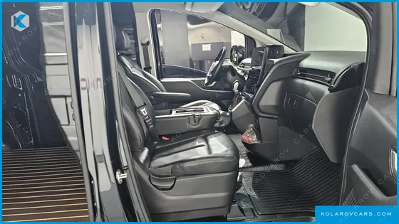 HYUNDAI STARIA CARGO 3-SEATER