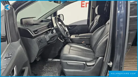 HYUNDAI STARIA CARGO 3-SEATER