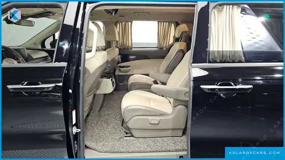 KIA CARNIVAL GASOLINE 9-SEATER HI-LIMOUSINE