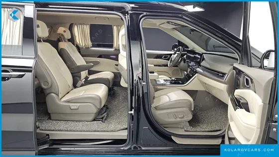 KIA CARNIVAL GASOLINE 9-SEATER HI-LIMOUSINE