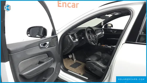 VOLVO XC60 T8 R-DESIGN