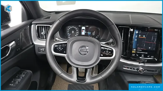 VOLVO XC60 T8 R-DESIGN