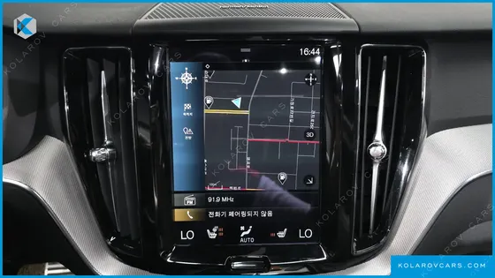 VOLVO XC60 T8 R-DESIGN