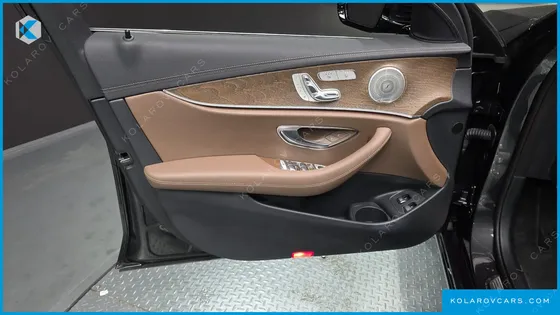MERCEDES E-CLASS E300E 4MATIC EXCLUSIVE