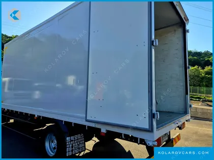 HYUNDAI MEGA TRUCK GOLD