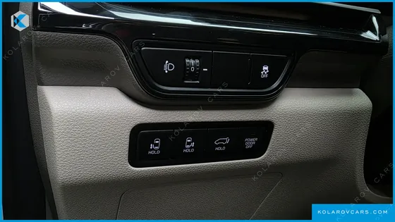 KIA CARNIVAL 7-SEATER SIGNATURE