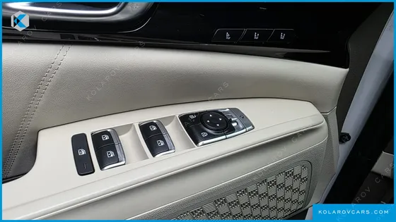 KIA CARNIVAL 7-SEATER SIGNATURE