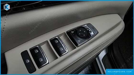 KIA CARNIVAL 7-SEATER SIGNATURE