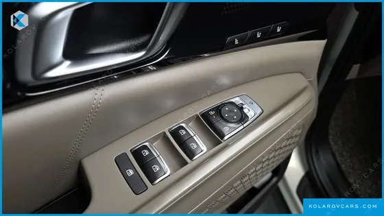 KIA CARNIVAL GASOLINE 9-SEATER SIGNATURE