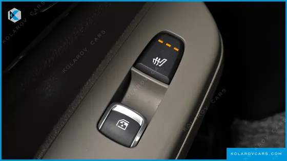 KIA CARNIVAL GASOLINE 9-SEATER SIGNATURE