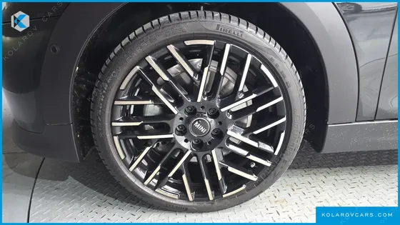 MINI COOPER 5 DOOR FAVOURED