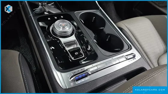 KIA CARNIVAL 7-SEATER NOBLESSE