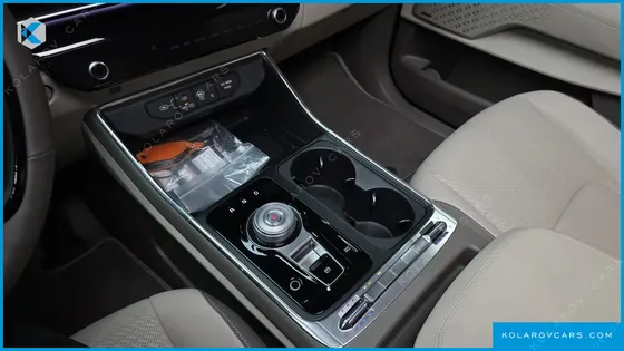 KIA CARNIVAL GASOLINE 7 SEATER X LINE