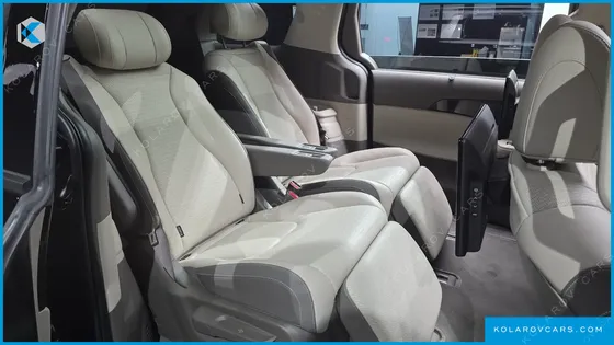 KIA CARNIVAL GASOLINE 7 SEATER X LINE
