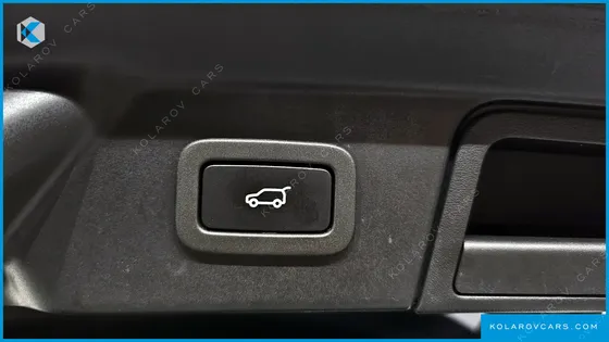 LAND ROVER RANGE ROVER VELAR 3.0 D300 R-DYNAMIC SE