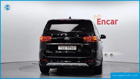 KIA CARNIVAL 9-SEATER NOBLESSE