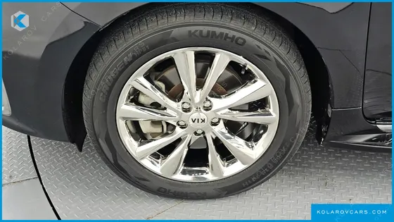 KIA CARNIVAL 9-SEATER NOBLESSE