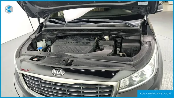 KIA CARNIVAL 9-SEATER NOBLESSE