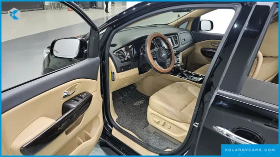 KIA CARNIVAL 9-SEATER NOBLESSE