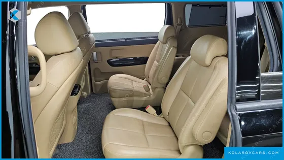 KIA CARNIVAL 9-SEATER NOBLESSE