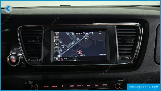 KIA CARNIVAL 9-SEATER NOBLESSE