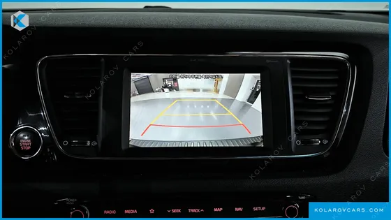 KIA CARNIVAL 9-SEATER NOBLESSE