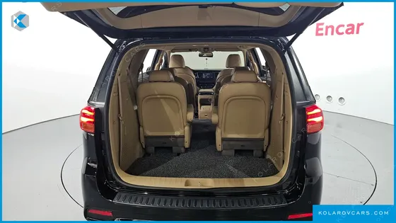 KIA CARNIVAL 9-SEATER NOBLESSE
