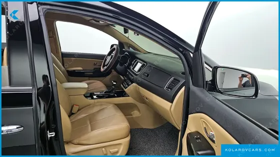 KIA CARNIVAL 9-SEATER NOBLESSE