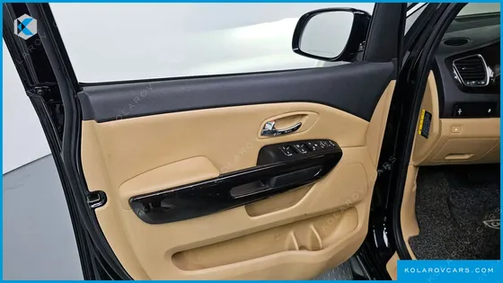 KIA CARNIVAL 9-SEATER NOBLESSE