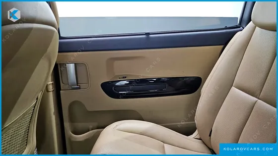 KIA CARNIVAL 9-SEATER NOBLESSE