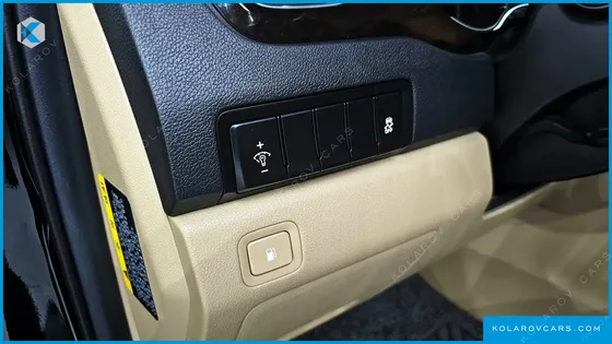 KIA CARNIVAL 9-SEATER NOBLESSE