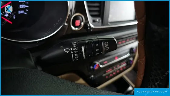 KIA CARNIVAL 9-SEATER NOBLESSE