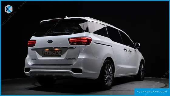 KIA CARNIVAL 7-SEATER LIMOUSINE