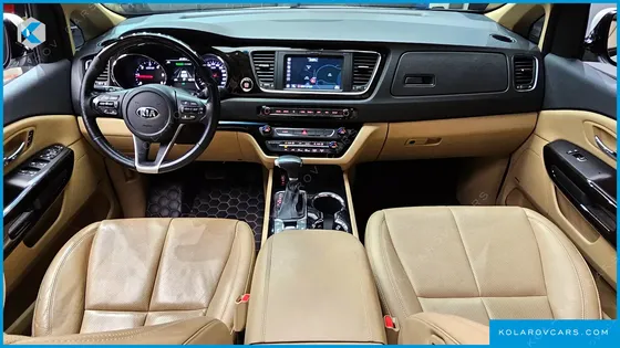 KIA CARNIVAL 7-SEATER LIMOUSINE