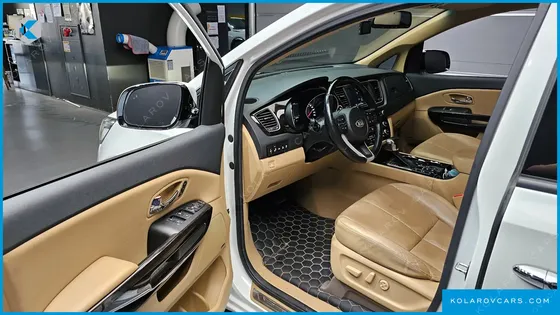 KIA CARNIVAL 7-SEATER LIMOUSINE