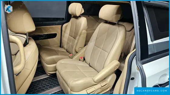 KIA CARNIVAL 7-SEATER LIMOUSINE