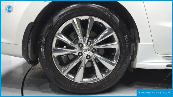 KIA CARNIVAL 9-SEATER NOBLESSE SPECIAL