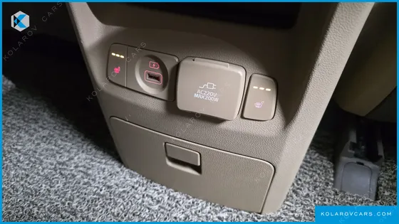 KIA CARNIVAL 9-SEATER NOBLESSE SPECIAL