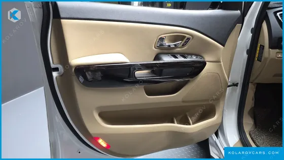 KIA CARNIVAL 9-SEATER NOBLESSE SPECIAL